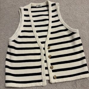 Knit vest brand new